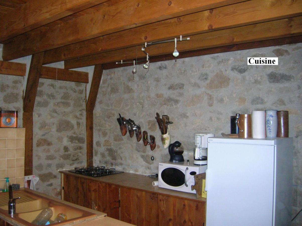 Gite De 15 Places En Chambre De 2, 4, 5 Personnes Saint-Exupery-les-Roches Exterior photo